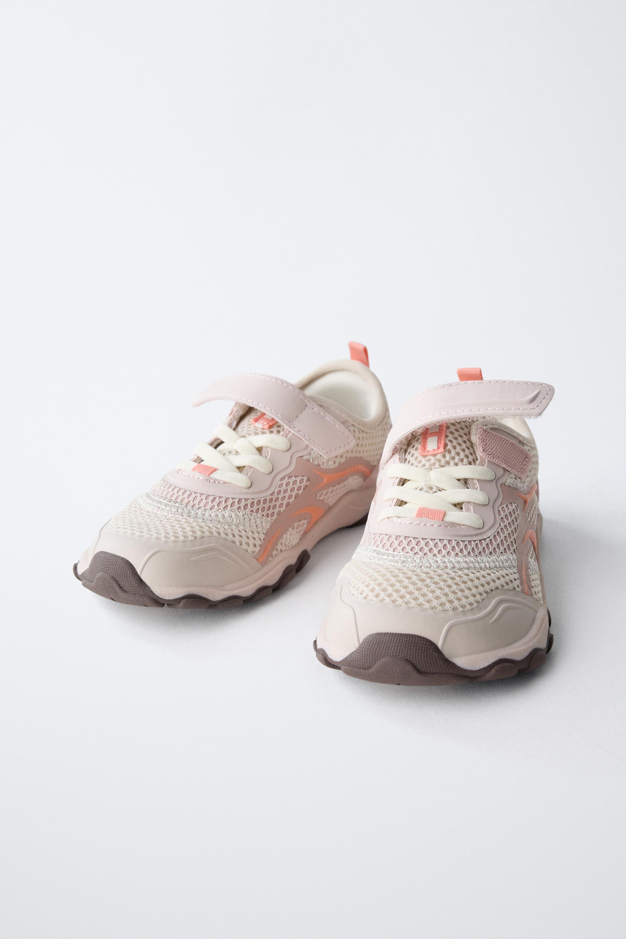 BAREFOOT SNEAKERS